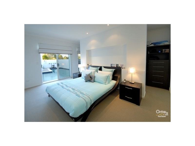 19 Regal Cresent, Sippy Downs QLD 4556