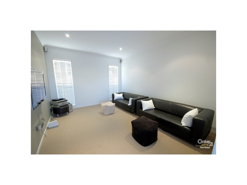 19 Regal Cresent, Sippy Downs QLD 4556