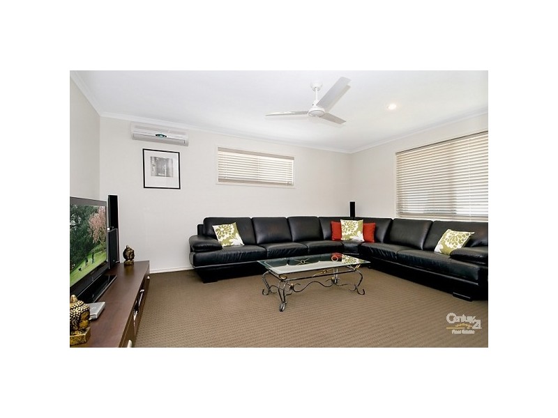 8 Bonaire Court, Parrearra QLD 4575