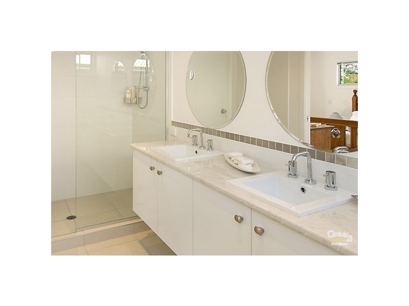 9 Benjamin Street, Maroochydore QLD 4558