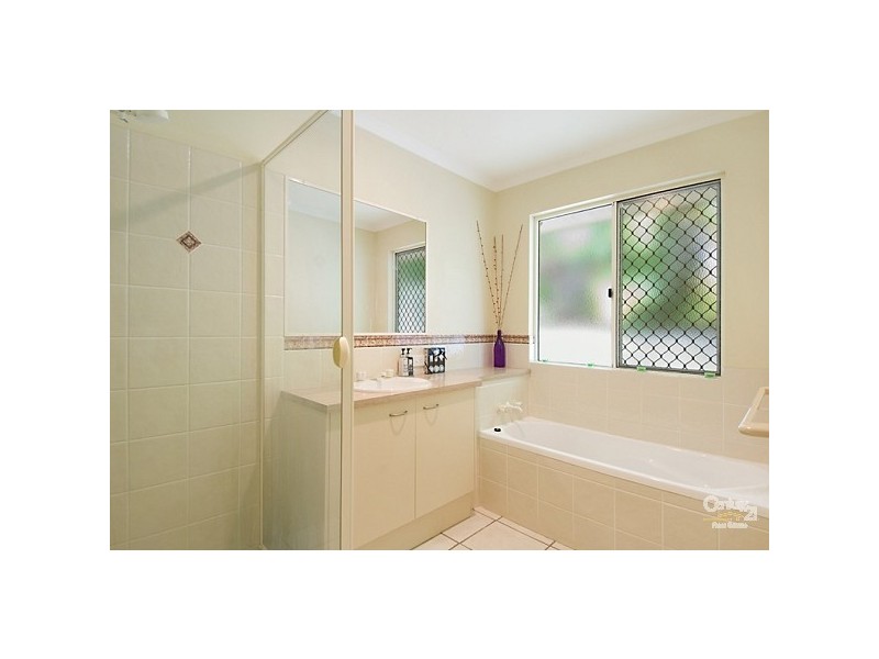 2/12 Nirvana Crescent, Buderim QLD 4556