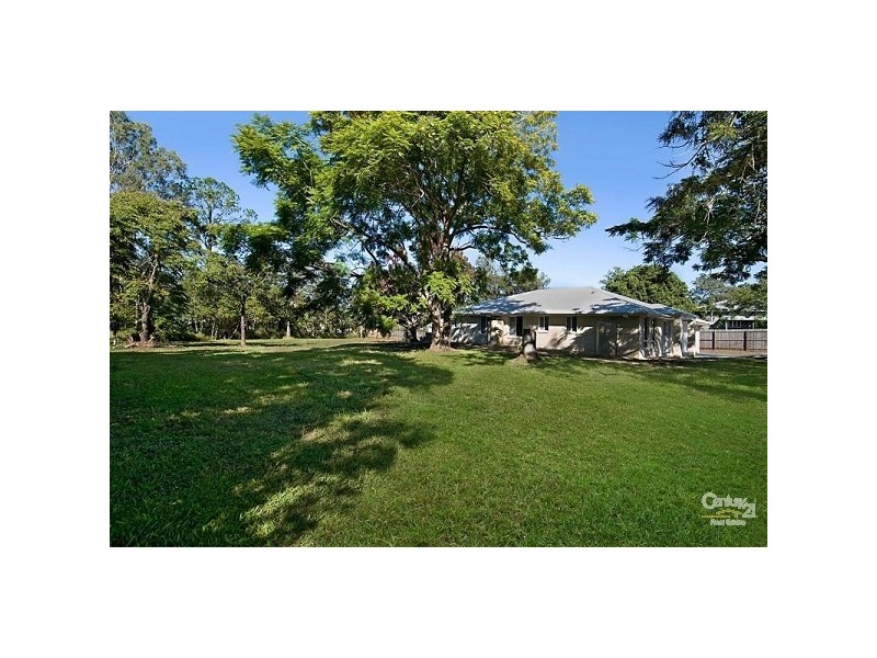 8 Beerwah Street, Landsborough QLD 4550