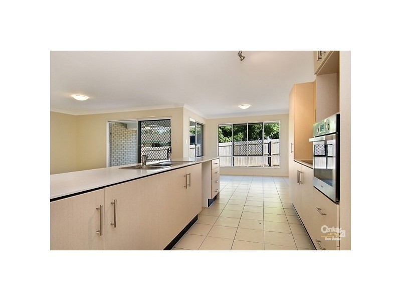 8 Beerwah Street, Landsborough QLD 4550