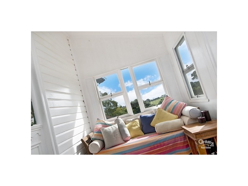 16 Mary Cairncross Avenue, Maleny QLD 4552