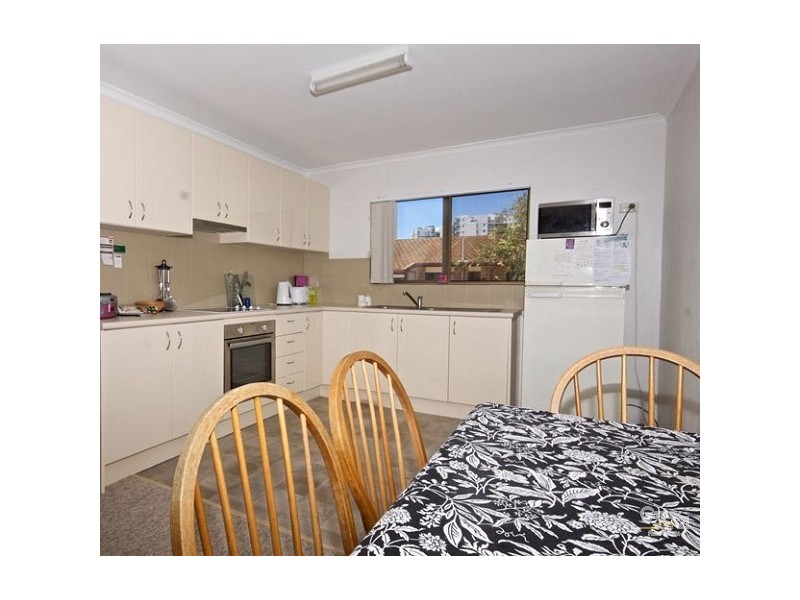 4/32 Goonawarra Drive, Mooloolaba QLD 4557