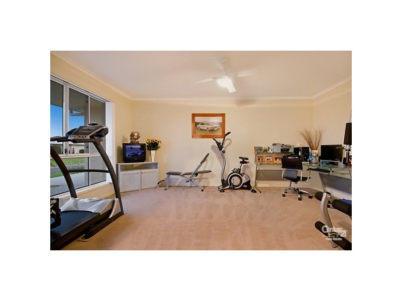 6 Kingfish Court, Mountain Creek QLD 4557