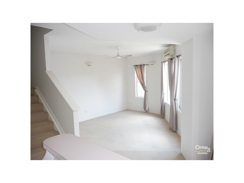 2/57 Neerim Drive, Mooloolaba QLD 4557