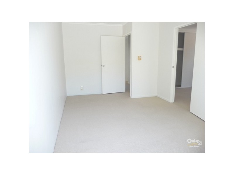 2/57 Neerim Drive, Mooloolaba QLD 4557