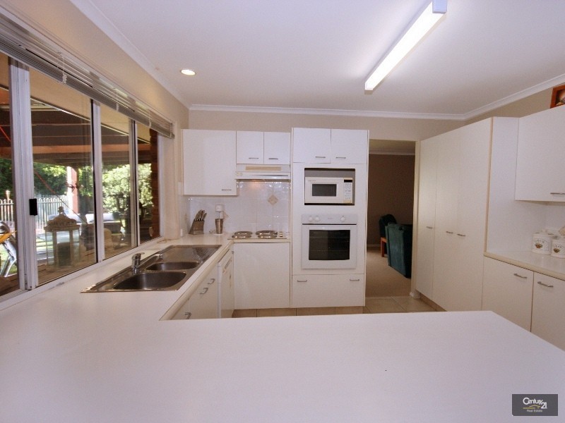 7 Kona Court, Mountain Creek QLD 4557