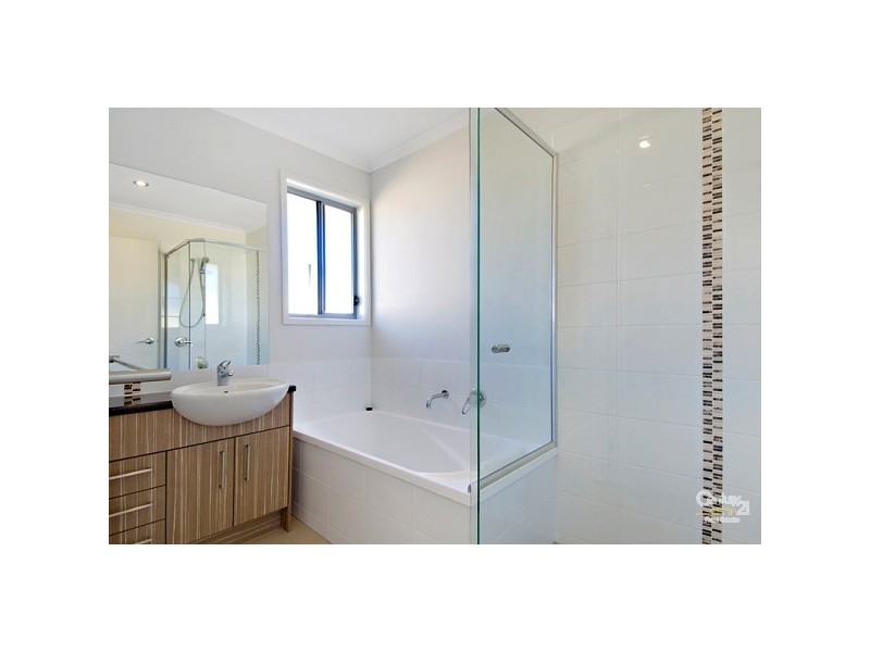 9 Parkview Drive, Little Mountain QLD 4551