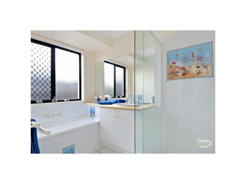 20 Sailfish Drive, Mountain Creek QLD 4557