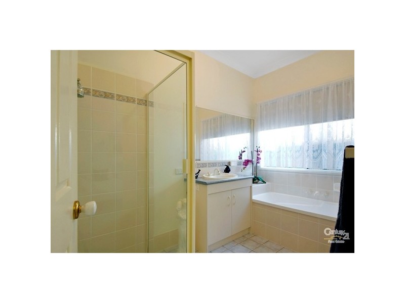 4 Chesterton Crescent, Sippy Downs QLD 4556