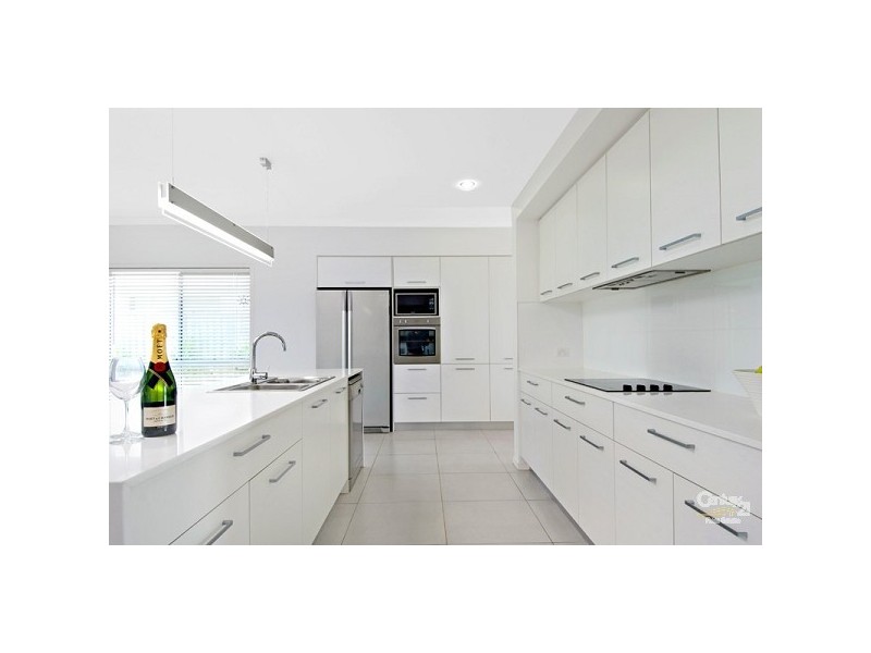 27 Myrtle Place, Mountain Creek QLD 4557