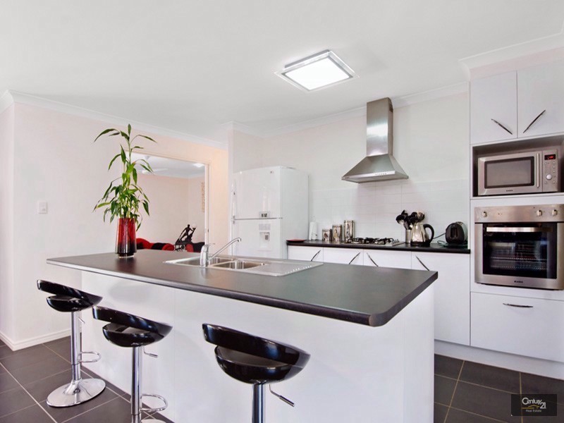 4 Oldham Court, Mooloolah Valley QLD 4553