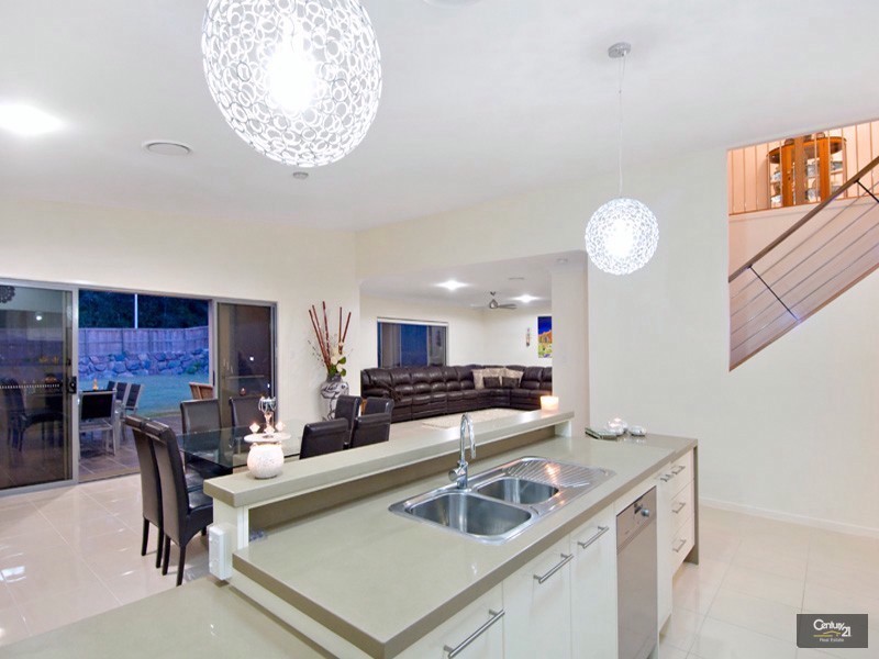 6 Sea Eagle Place, Forest Glen QLD 4556