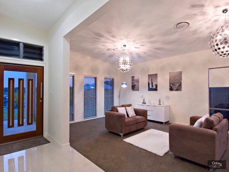 6 Sea Eagle Place, Forest Glen QLD 4556