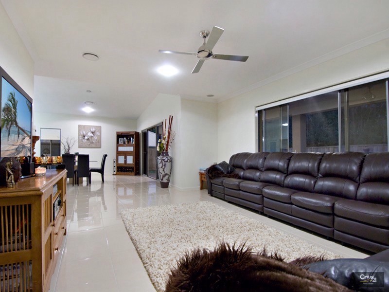 6 Sea Eagle Place, Forest Glen QLD 4556