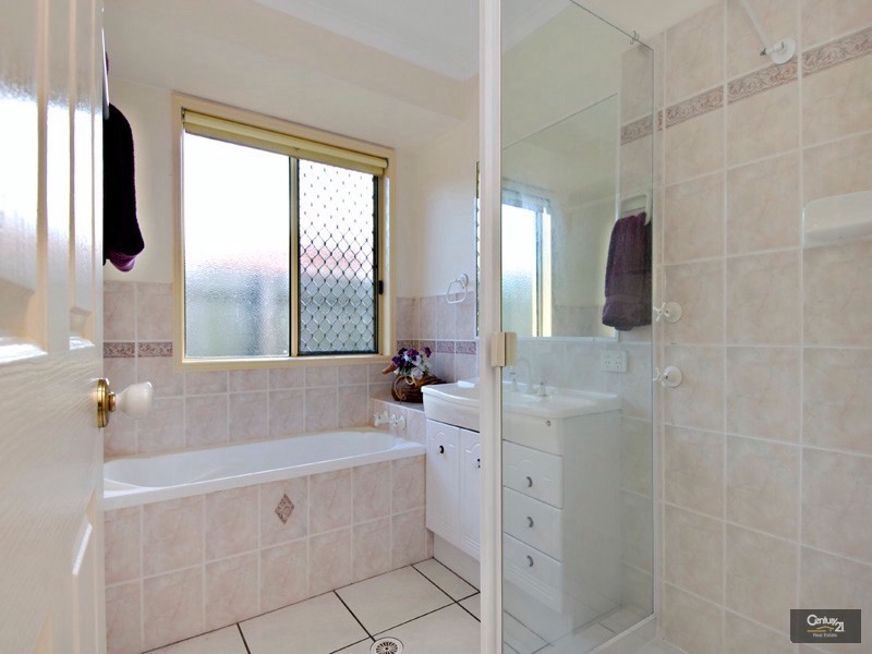 3 Greenway Place, Mountain Creek QLD 4557