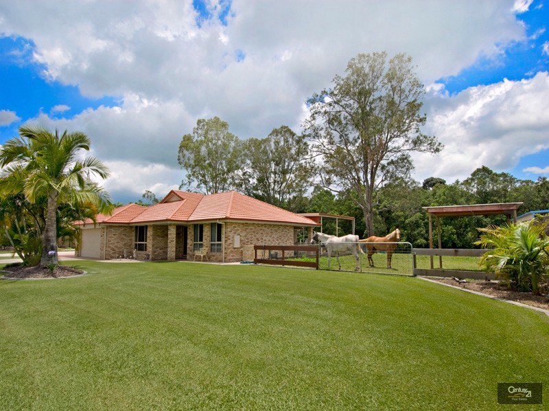 14 Sugar Gum Drive, Mooloolah Valley QLD 4553