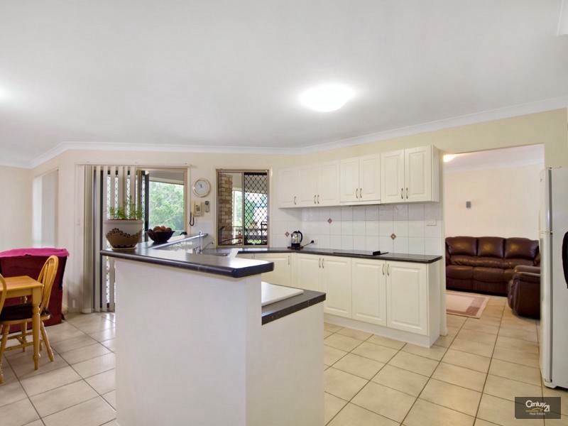 14 Sugar Gum Drive, Mooloolah Valley QLD 4553