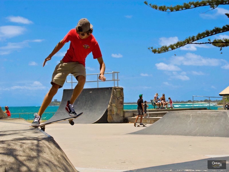 29 Yakola Parade, Alexandra Headland QLD 4572