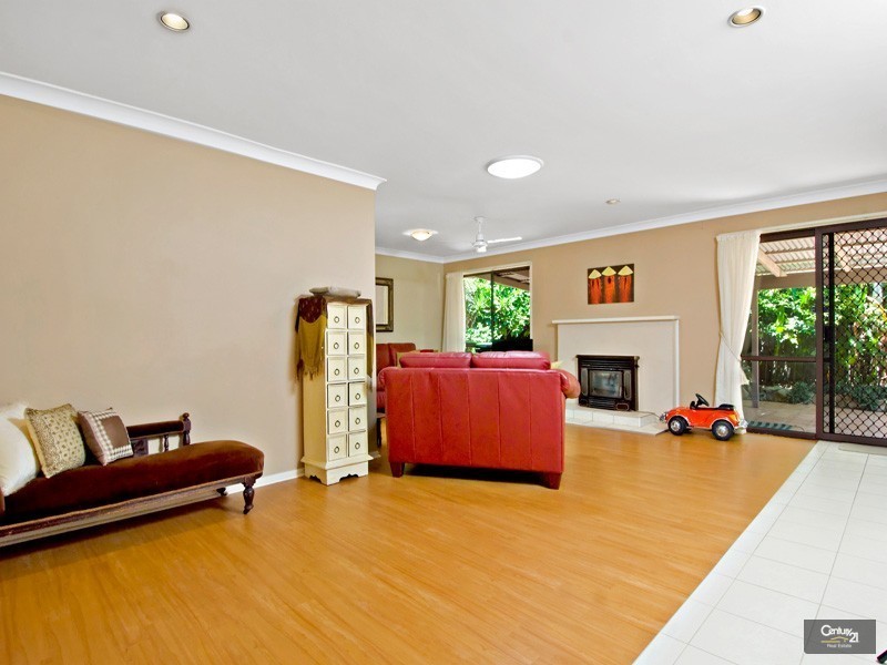 45 Karawatha Drive, Mountain Creek QLD 4557