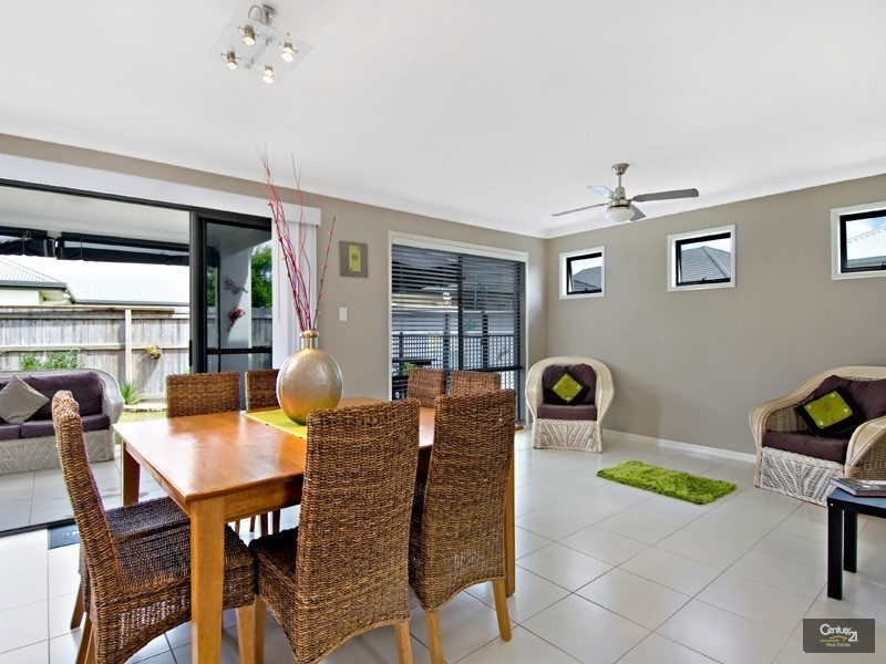 16  Cedarfield Crescent, Sippy Downs QLD 4556