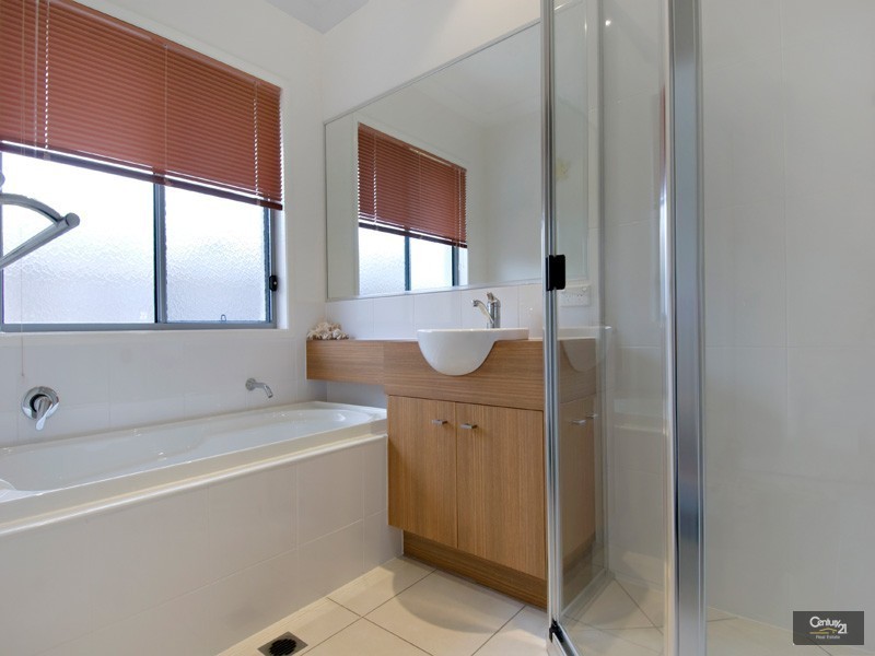 19 Chestwood Crescent, Sippy Downs QLD 4556