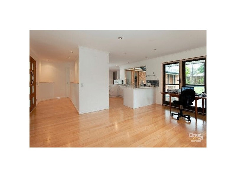 36 Karawatha Drive, Mountain Creek QLD 4557