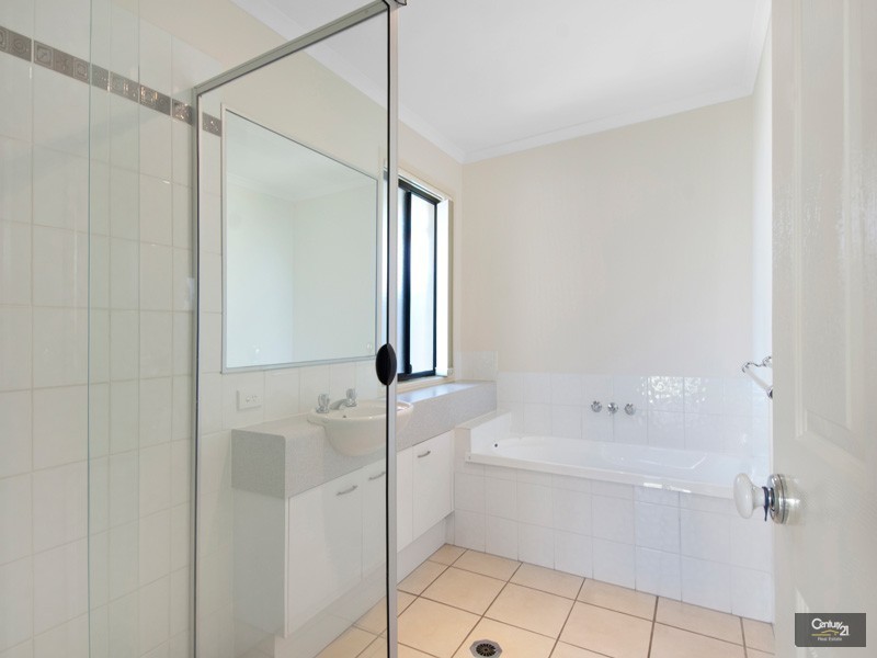 15 Linacre Street, Sippy Downs QLD 4556