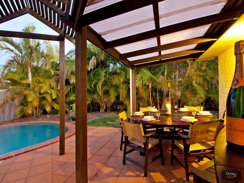 8 Coho Court, Mountain Creek QLD 4557