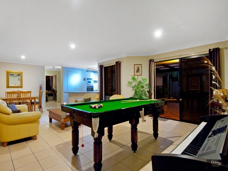 8 Coho Court, Mountain Creek QLD 4557