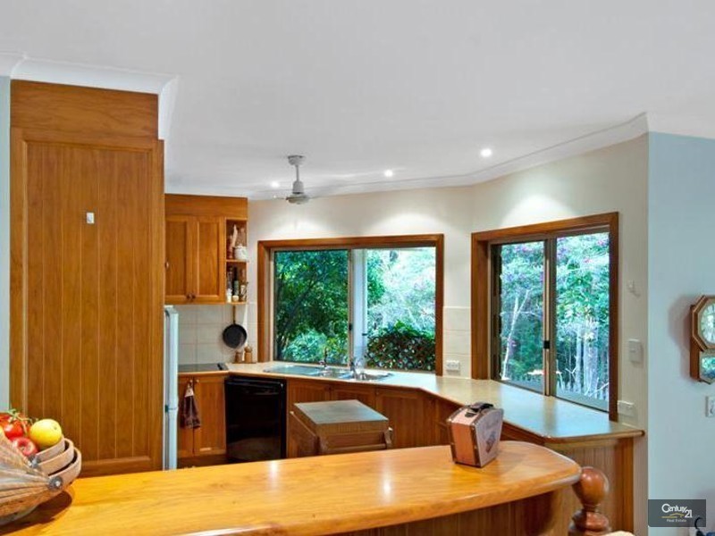 5 Rita Court, Tanawha QLD 4556