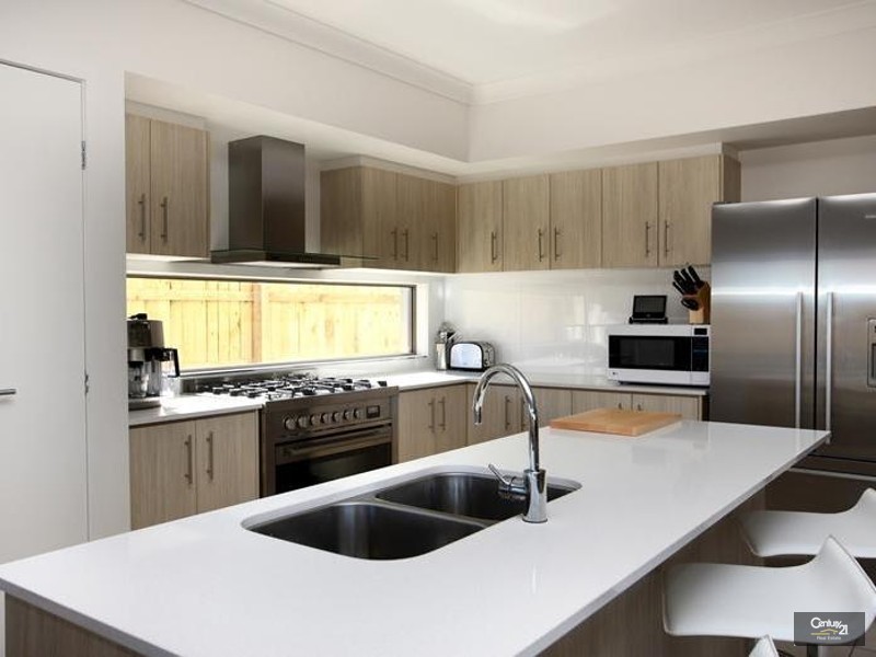 4 Wake Court, Birtinya QLD 4575