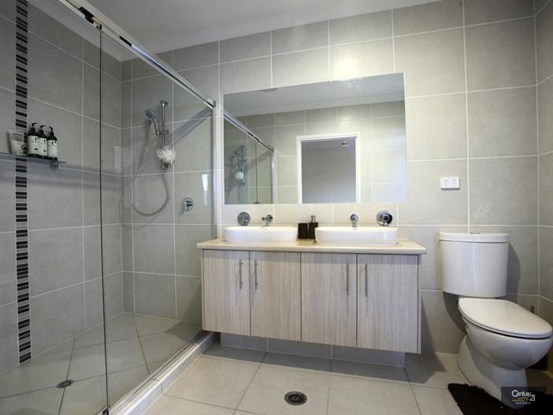 4 Wake Court, Birtinya QLD 4575