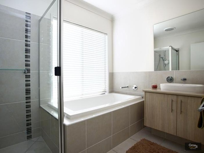 4 Wake Court, Birtinya QLD 4575