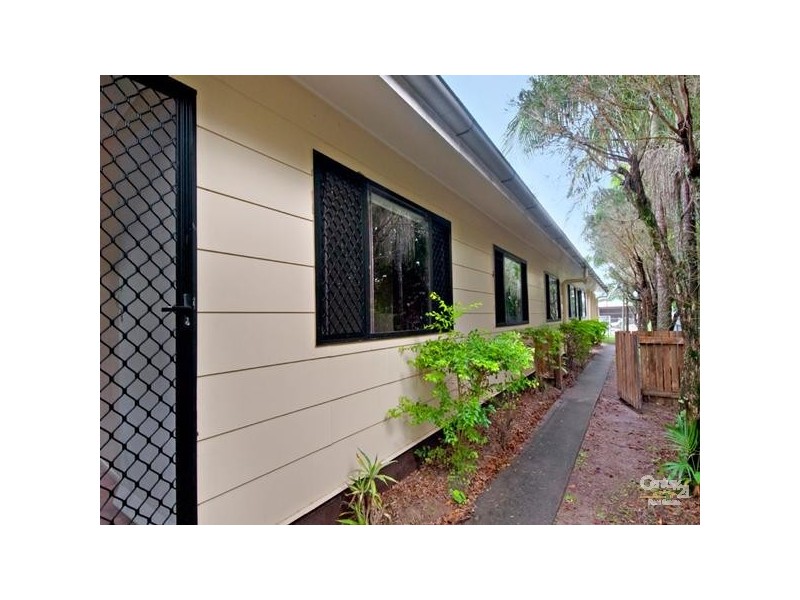 2/1 Kennedy Parade, Golden Beach QLD 4551