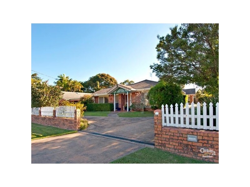 2/4 Watsonia Street, Maroochydore QLD 4558