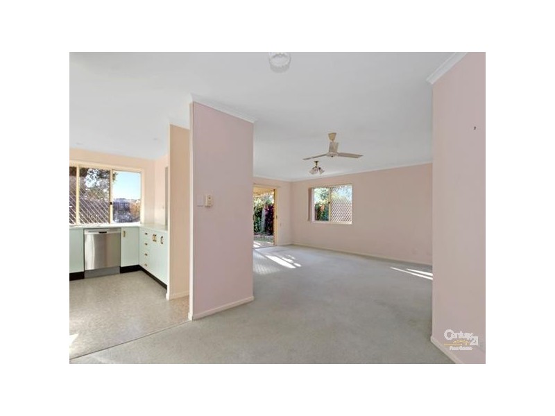 2/4 Watsonia Street, Maroochydore QLD 4558