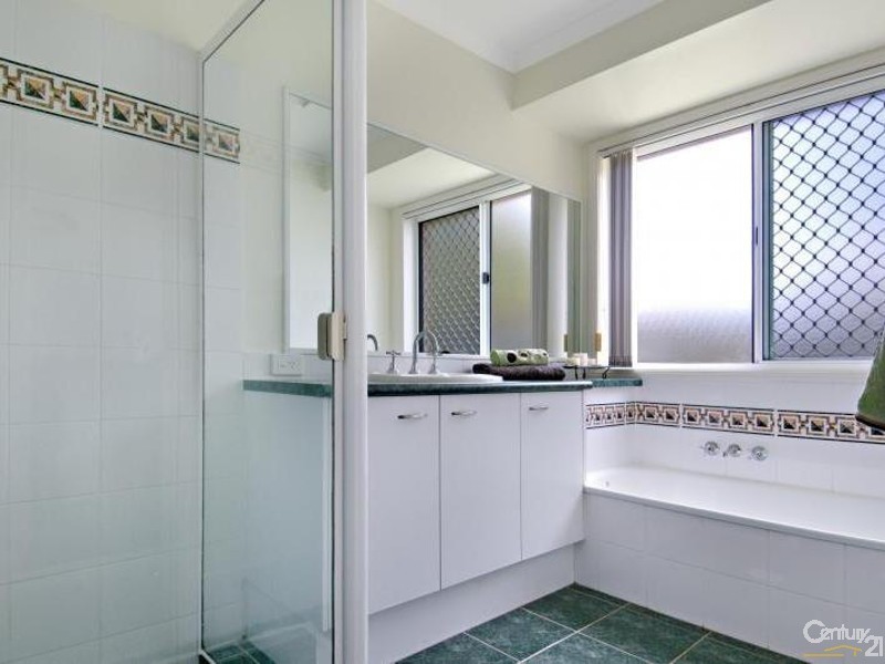 242 Karawatha Drive, Buderim QLD 4556