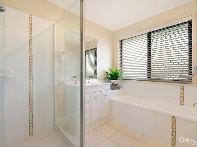 4 Clearwater Circuit, Bli Bli QLD 4560