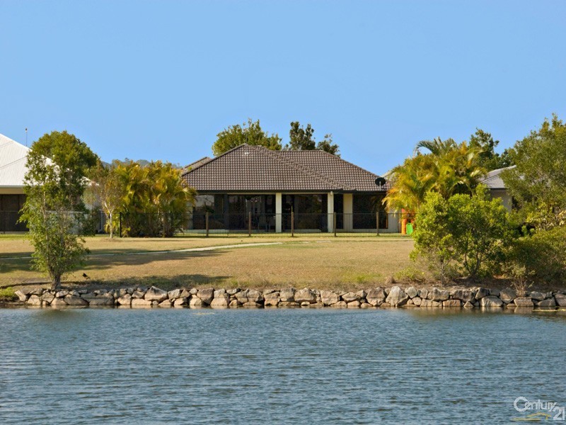 102 Albany Street, Sippy Downs QLD 4556