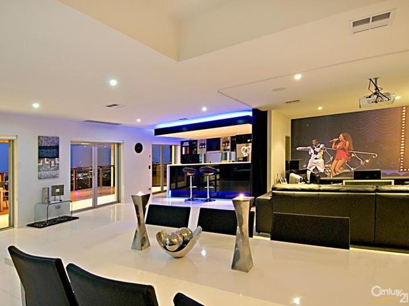 11 Rim Road, Buderim QLD 4556