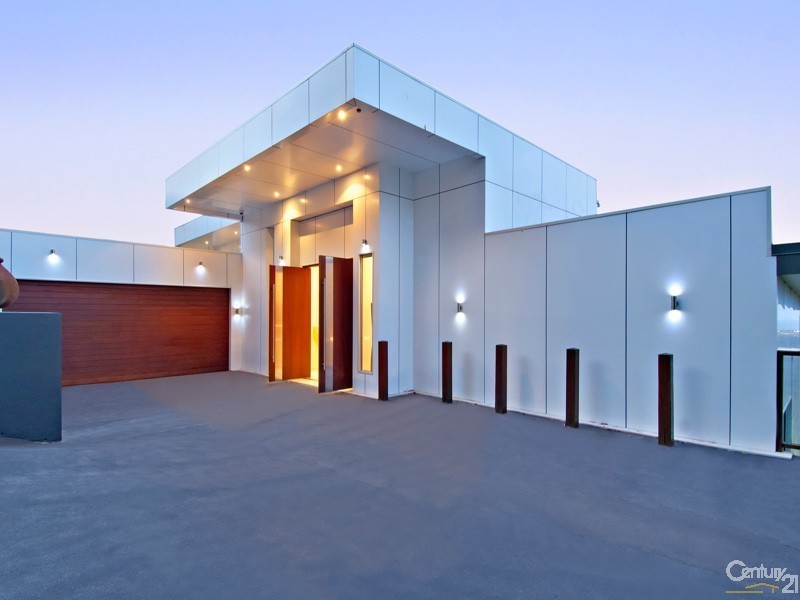 11 Rim Road, Buderim QLD 4556