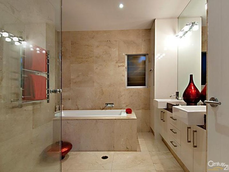 11 Rim Road, Buderim QLD 4556