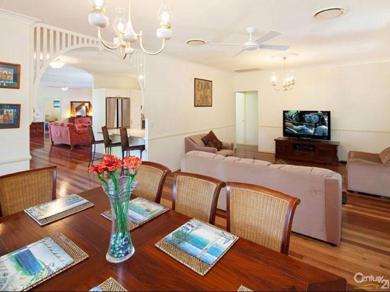 18 Walgarri Drive, Buderim QLD 4556