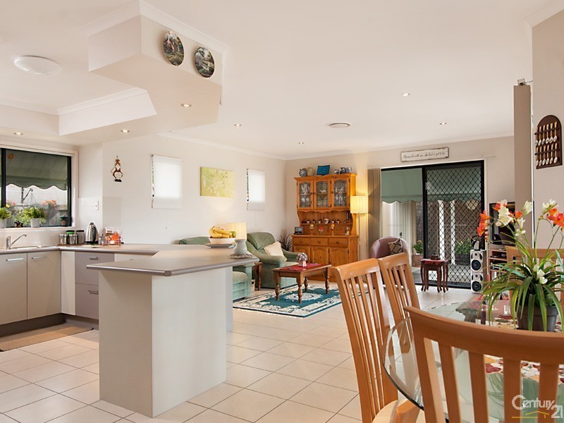 32 Sailfish Drive, Mountain Creek QLD 4557