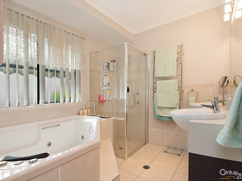 32 Sailfish Drive, Mountain Creek QLD 4557