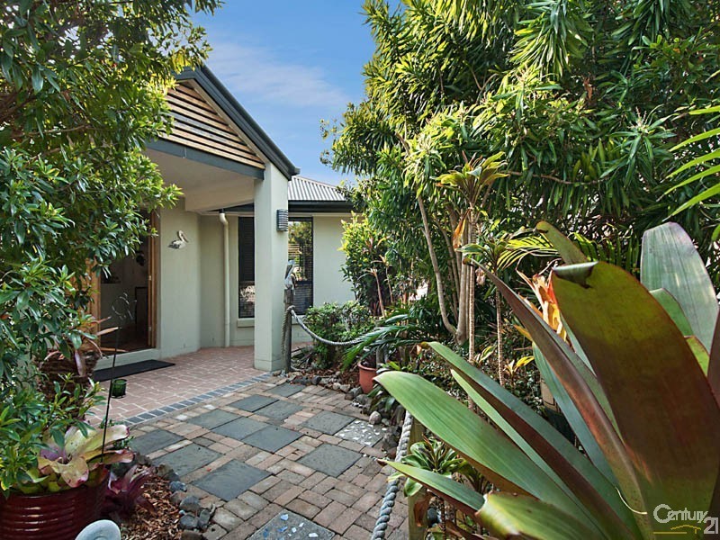 6 Quillback Court, Mountain Creek QLD 4557