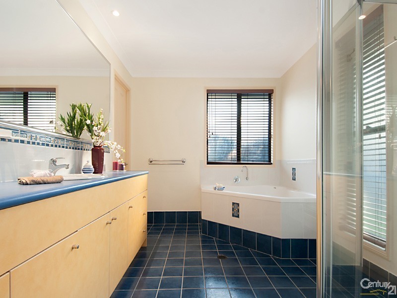 6 Quillback Court, Mountain Creek QLD 4557